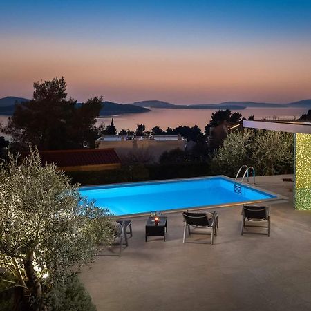 Villa Tela With Pool Zaboric Esterno foto