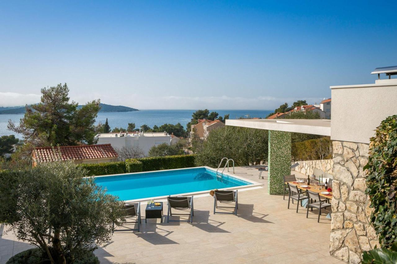 Villa Tela With Pool Zaboric Esterno foto