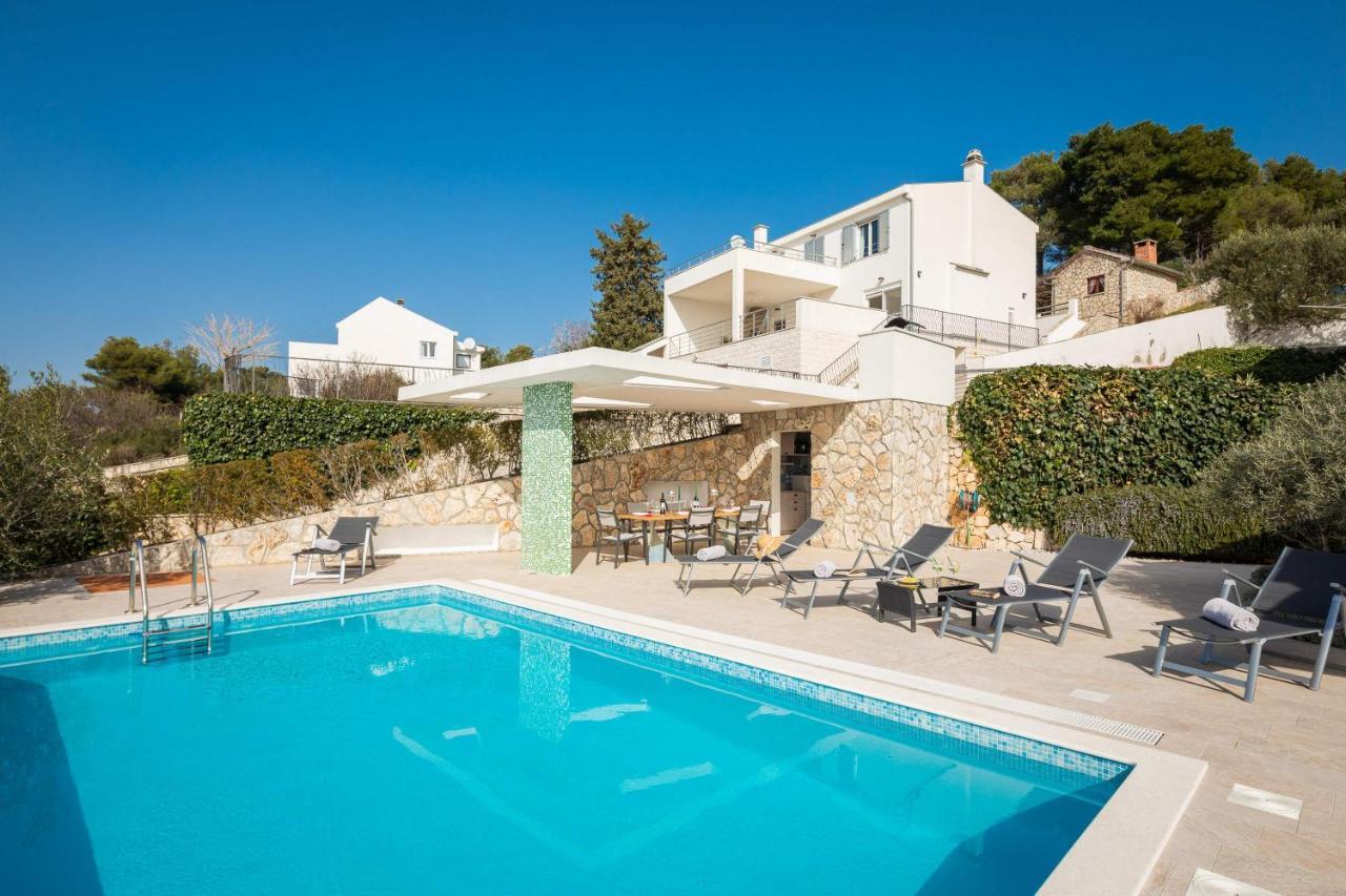 Villa Tela With Pool Zaboric Esterno foto
