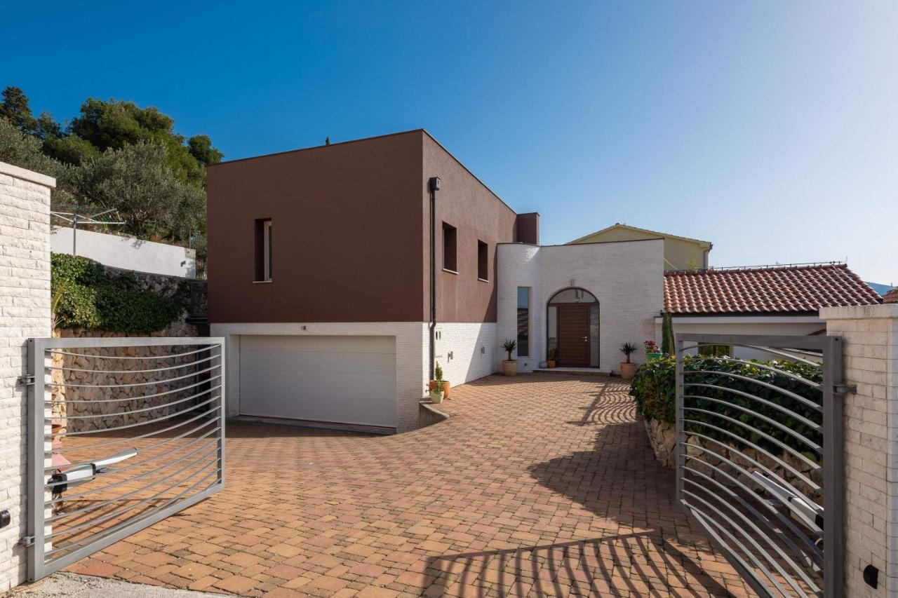 Villa Tela With Pool Zaboric Esterno foto