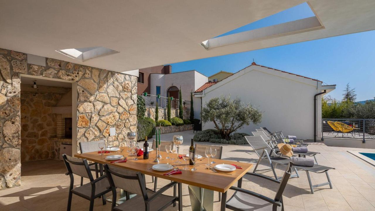 Villa Tela With Pool Zaboric Esterno foto