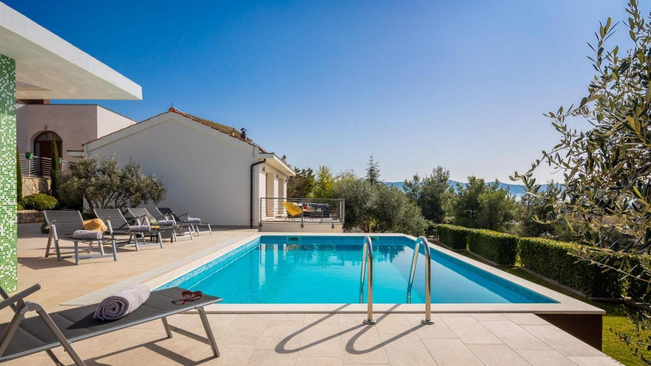 Villa Tela With Pool Zaboric Esterno foto