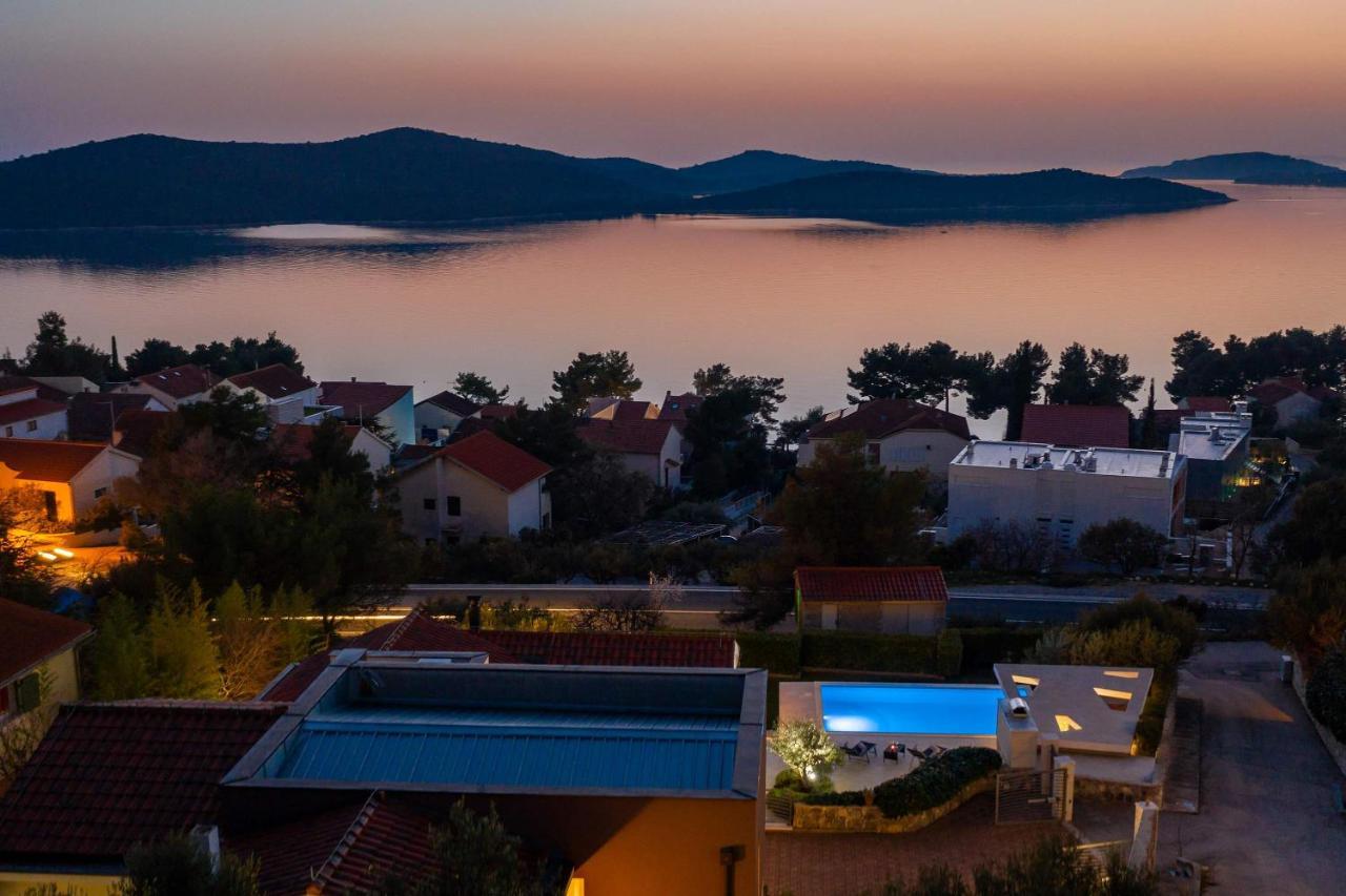 Villa Tela With Pool Zaboric Esterno foto