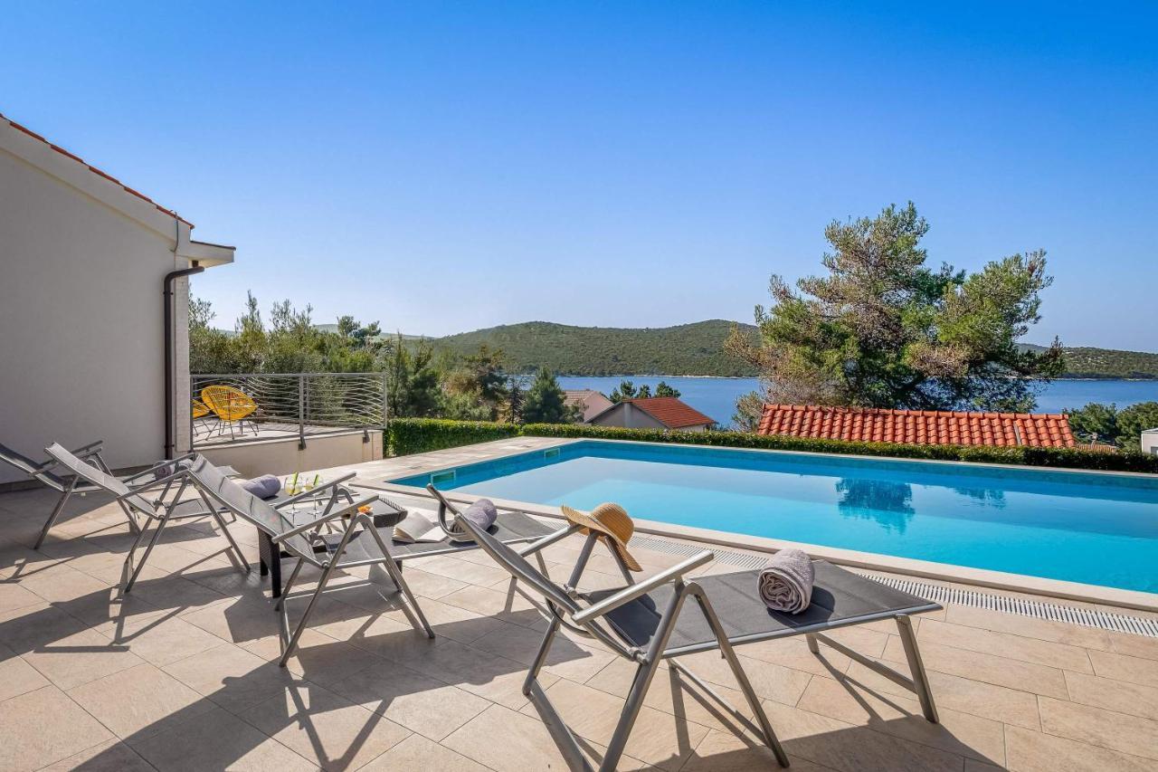 Villa Tela With Pool Zaboric Esterno foto