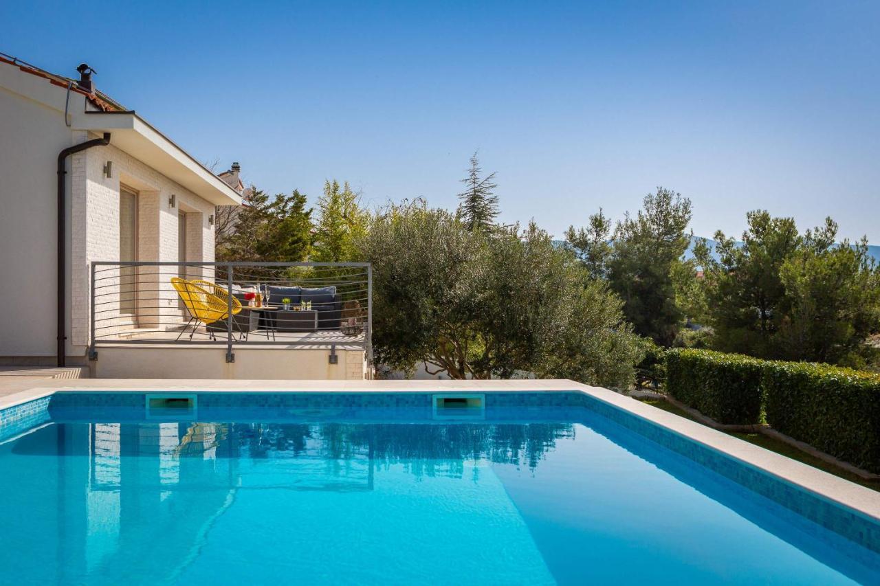 Villa Tela With Pool Zaboric Esterno foto