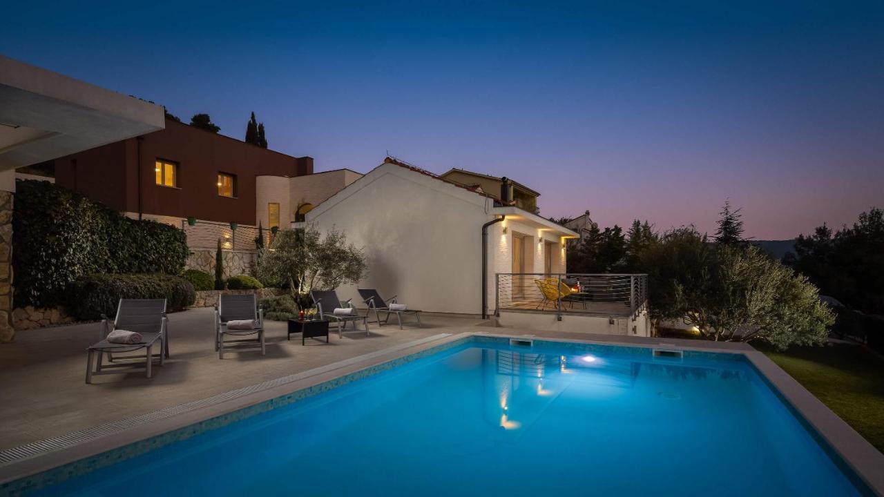 Villa Tela With Pool Zaboric Esterno foto