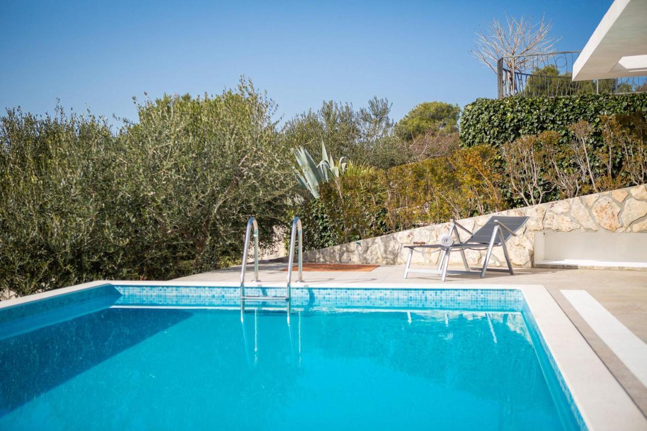 Villa Tela With Pool Zaboric Esterno foto