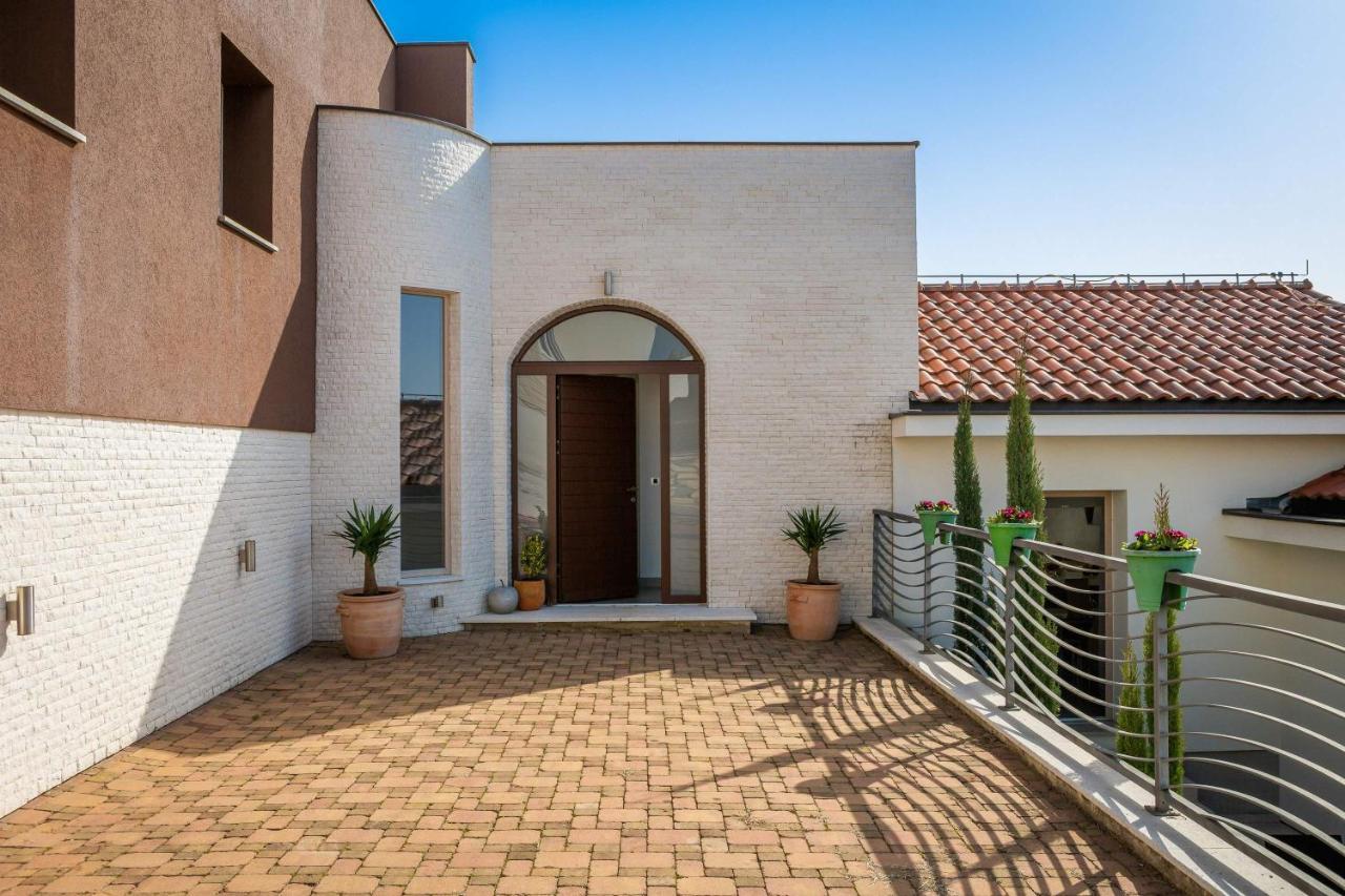 Villa Tela With Pool Zaboric Esterno foto
