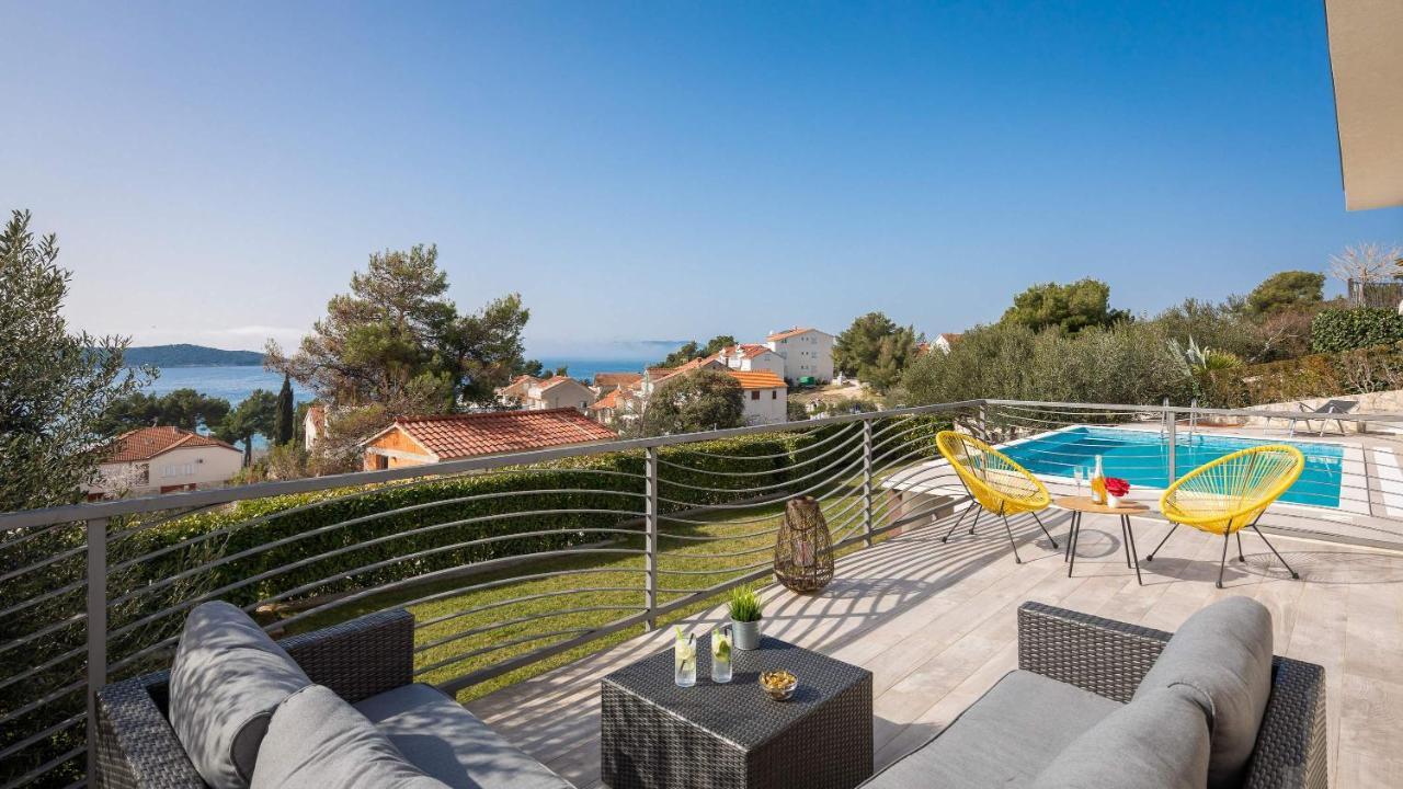 Villa Tela With Pool Zaboric Esterno foto