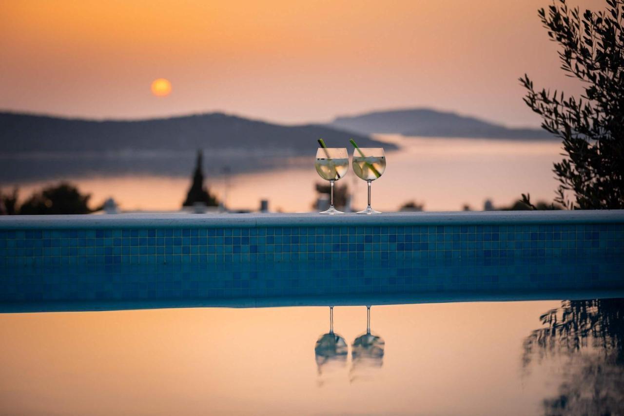 Villa Tela With Pool Zaboric Esterno foto