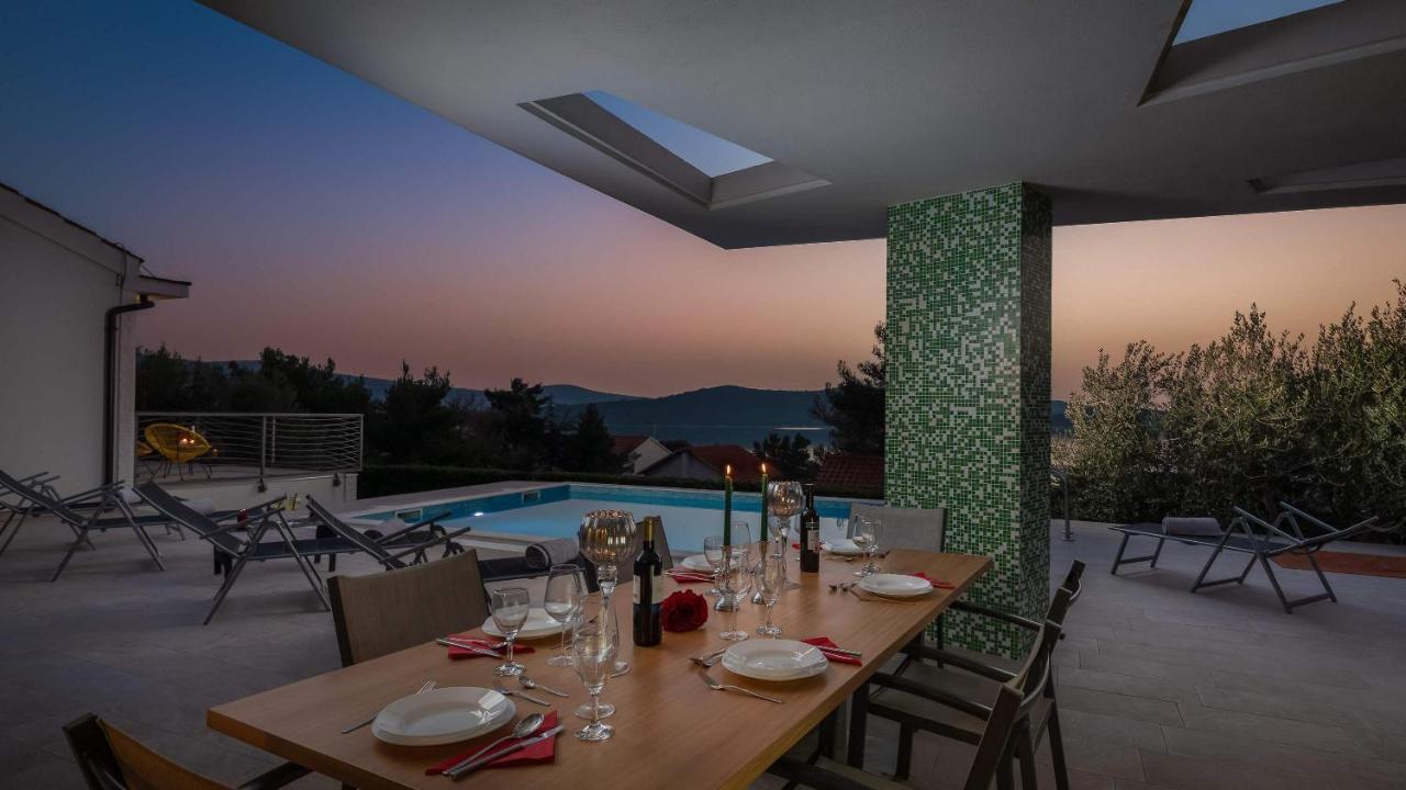 Villa Tela With Pool Zaboric Esterno foto