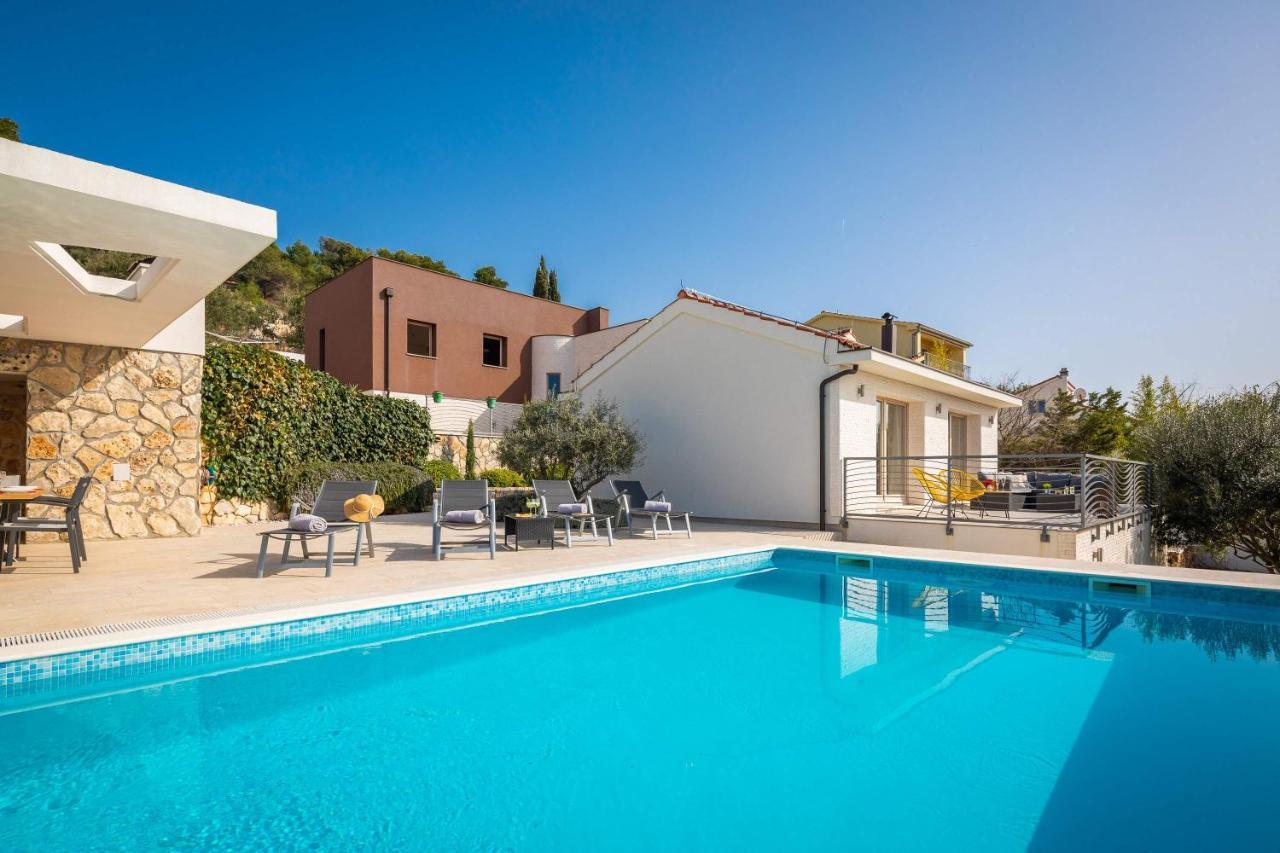Villa Tela With Pool Zaboric Esterno foto