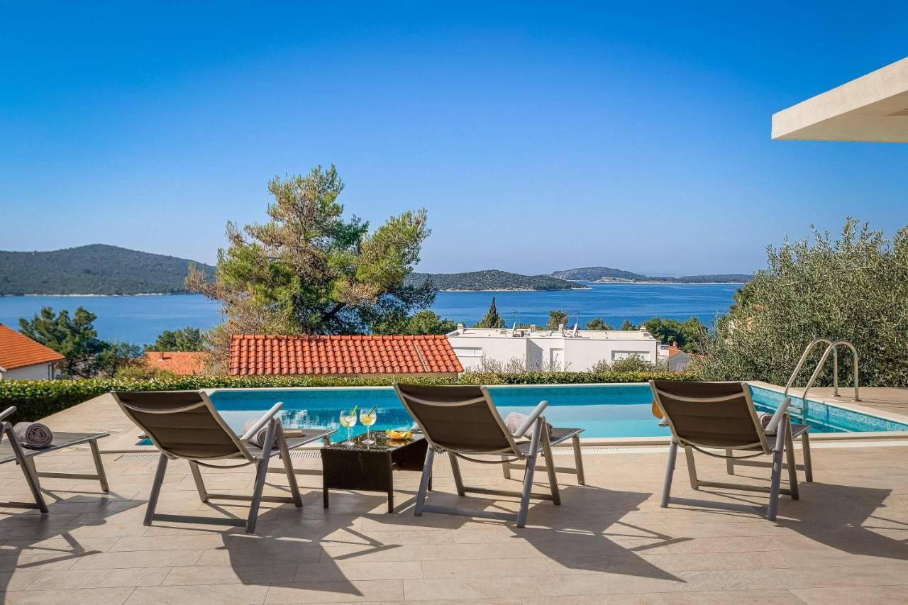 Villa Tela With Pool Zaboric Esterno foto
